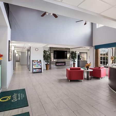 Quality Suites I-44 Tulsa Exterior foto