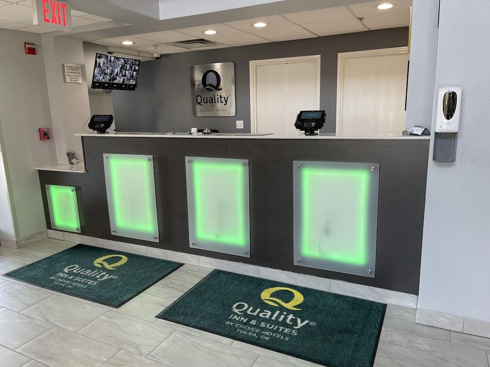 Quality Suites I-44 Tulsa Exterior foto