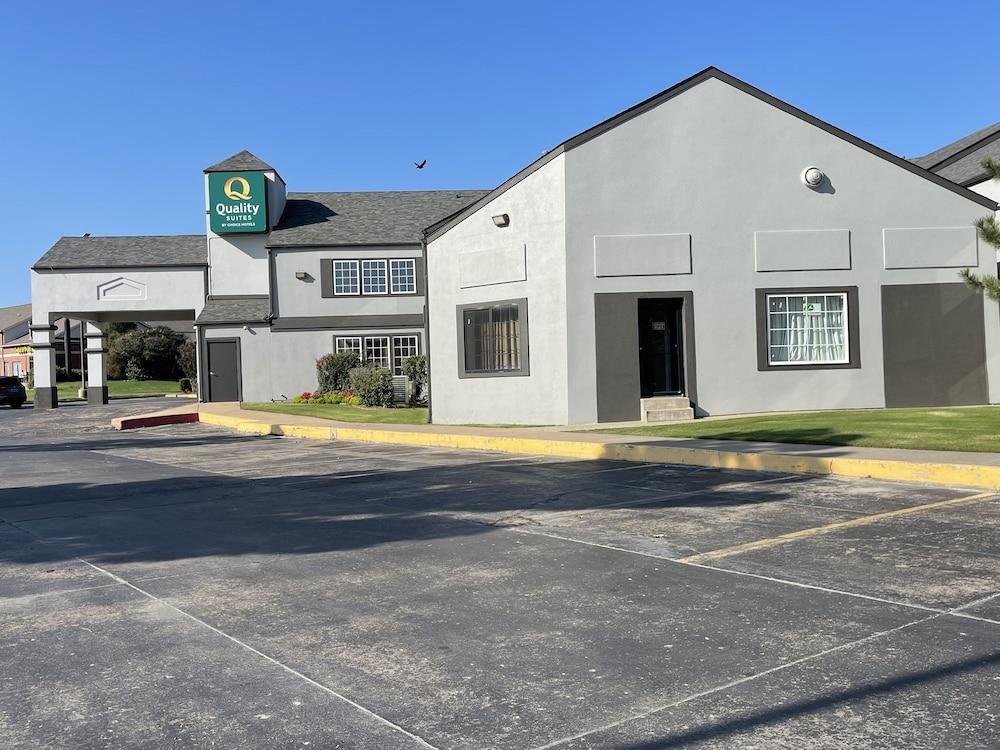Quality Suites I-44 Tulsa Exterior foto